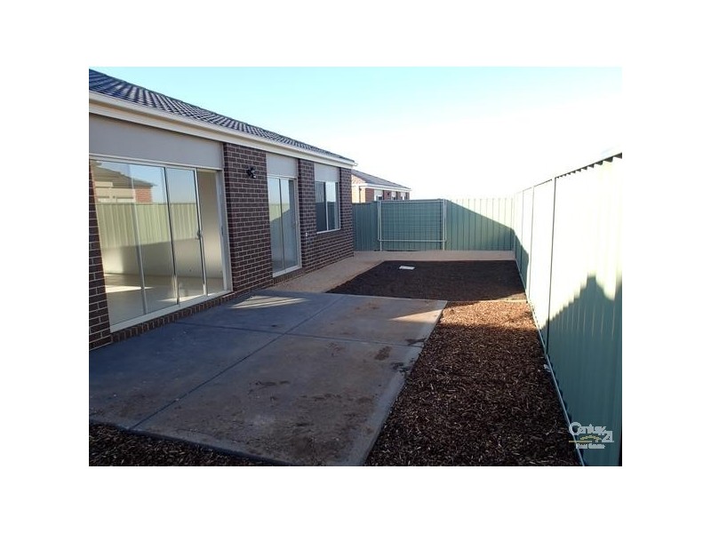 79 MANUKA GROVE, Wyndham Vale VIC 3024