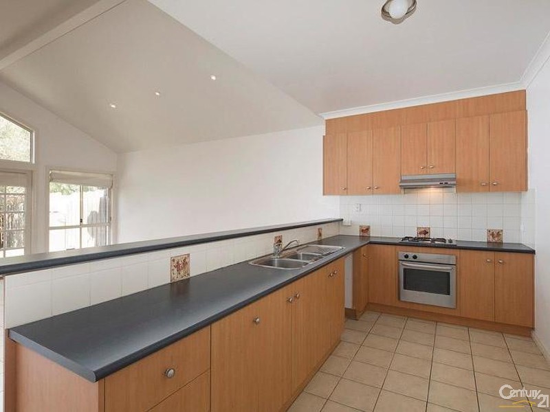 102 Hall st, Newport VIC 3015