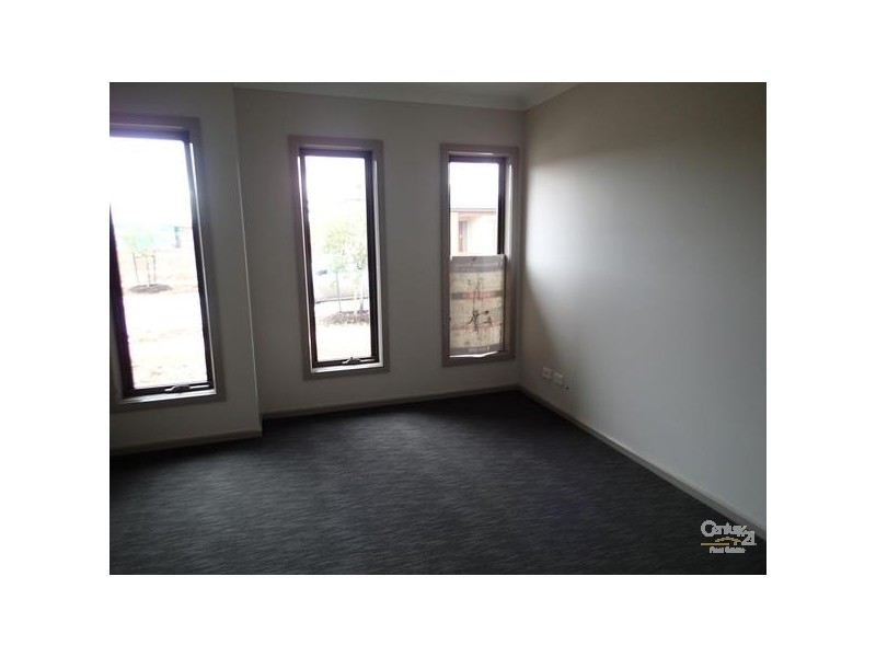 13 CUMULUS STREET, Williams Landing VIC 3027