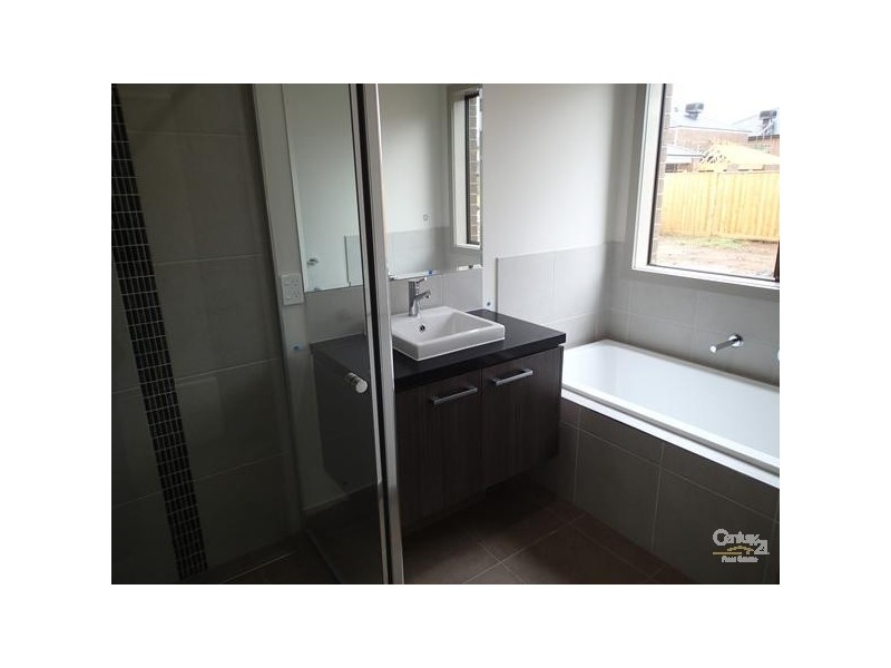 13 CUMULUS STREET, Williams Landing VIC 3027