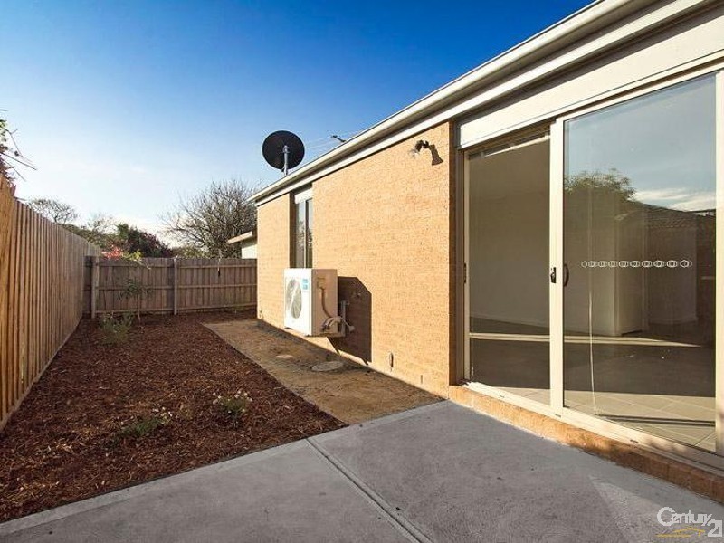 2/12 Williams Road, Laverton VIC 3028