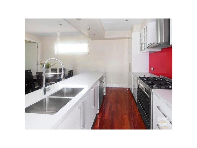 2/39 LAURIE STREET, Newport VIC 3015