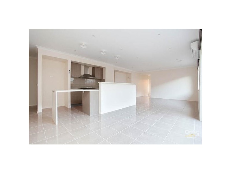 2 AIRFIELD GROVE, Point Cook VIC 3030