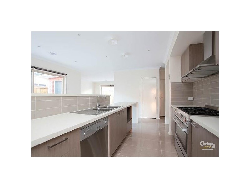 2 AIRFIELD GROVE, Point Cook VIC 3030