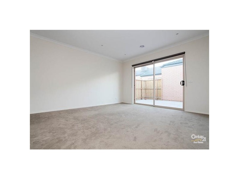 2 AIRFIELD GROVE, Point Cook VIC 3030