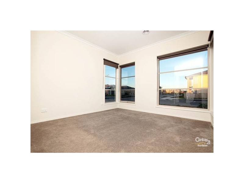 2 AIRFIELD GROVE, Point Cook VIC 3030