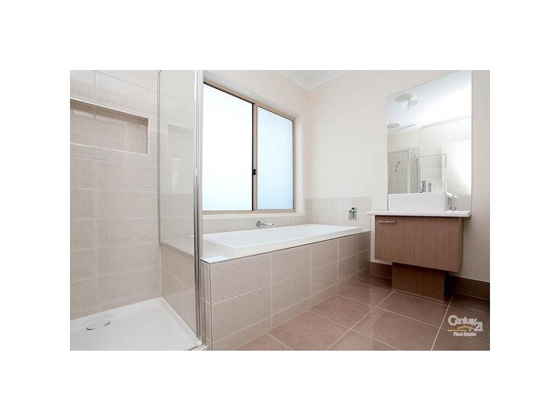 2 AIRFIELD GROVE, Point Cook VIC 3030