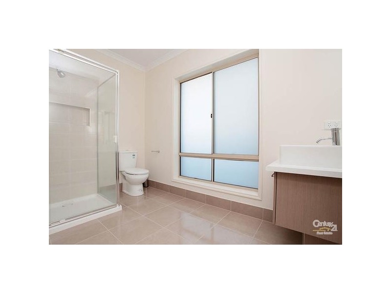 2 AIRFIELD GROVE, Point Cook VIC 3030