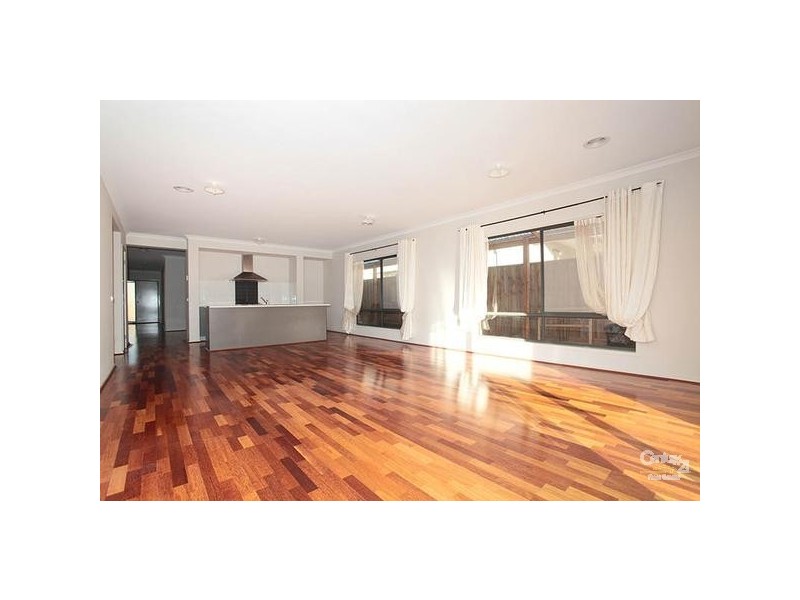 2 MARLIN CRS, Point Cook VIC 3030