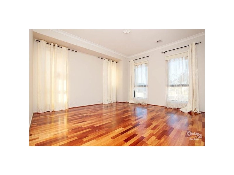 2 MARLIN CRS, Point Cook VIC 3030