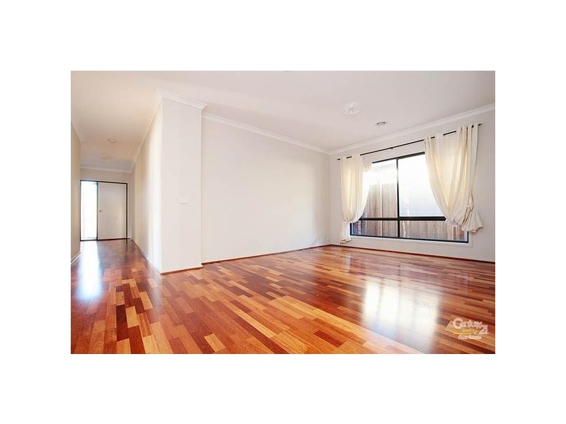 2 MARLIN CRS, Point Cook VIC 3030