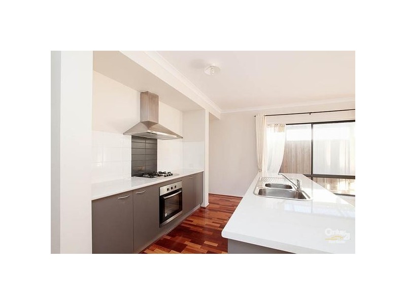 2 MARLIN CRS, Point Cook VIC 3030