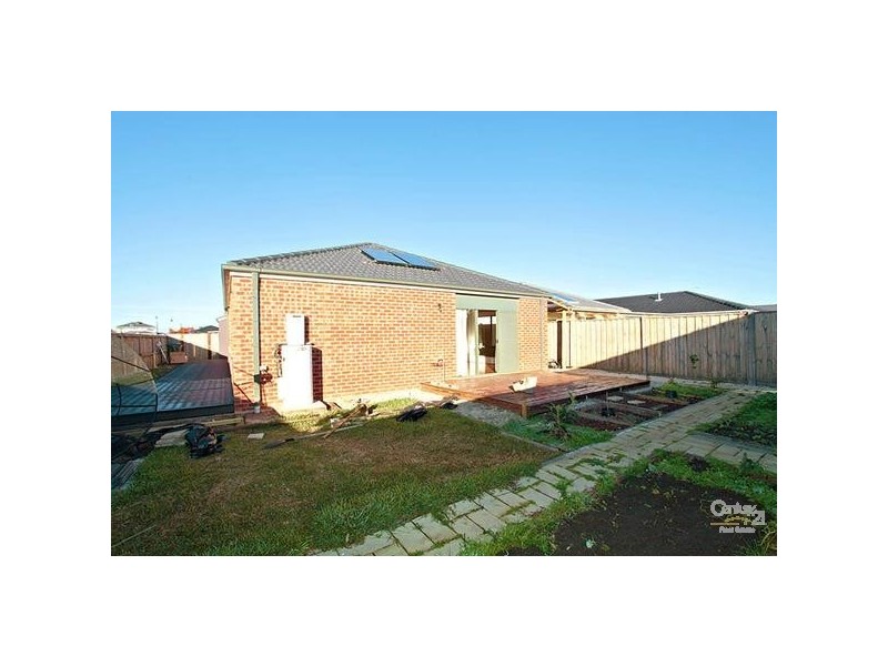 2 MARLIN CRS, Point Cook VIC 3030