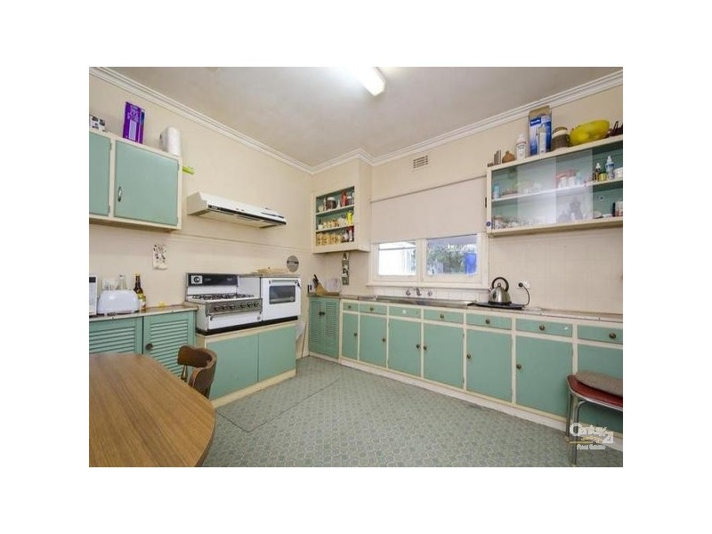 10 Mitchell Avenue, Altona North VIC 3025