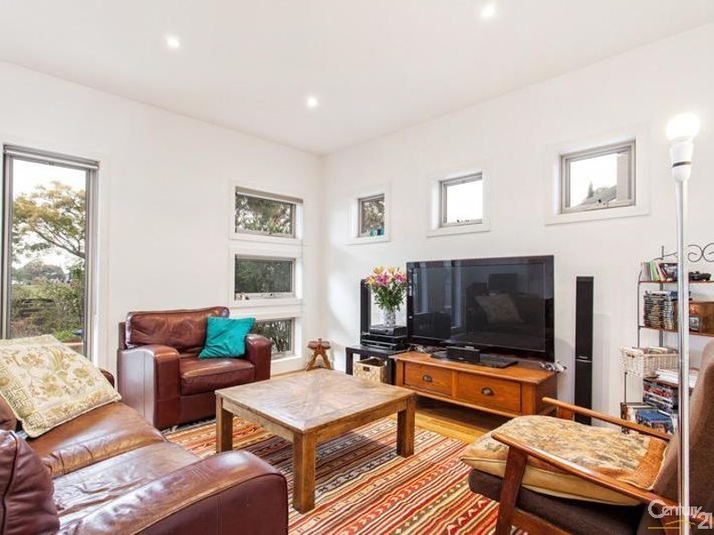 1/17 Carmen Street, Newport VIC 3015