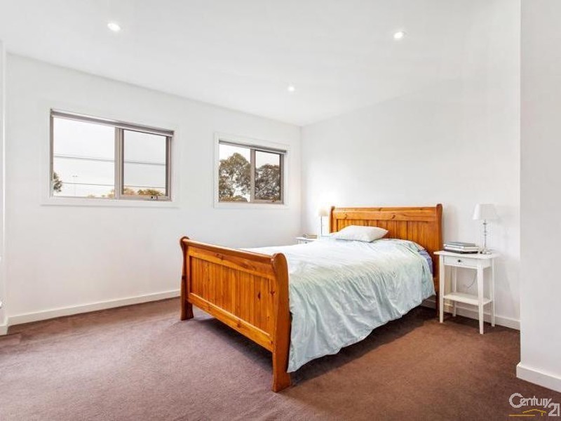 1/17 Carmen Street, Newport VIC 3015