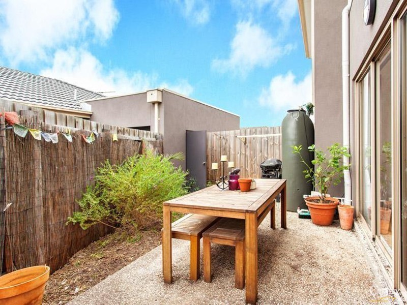 1/17 Carmen Street, Newport VIC 3015