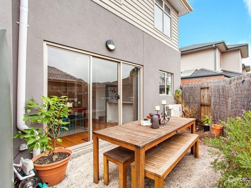 1/17 Carmen Street, Newport VIC 3015