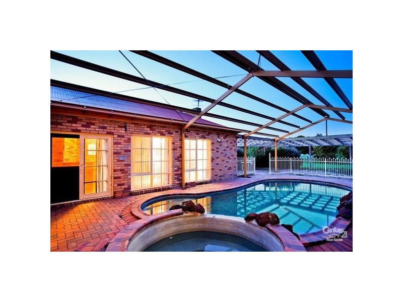 48 BARRY STREET, Romsey VIC 3434