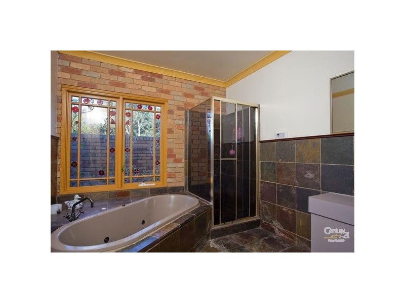 48 BARRY STREET, Romsey VIC 3434