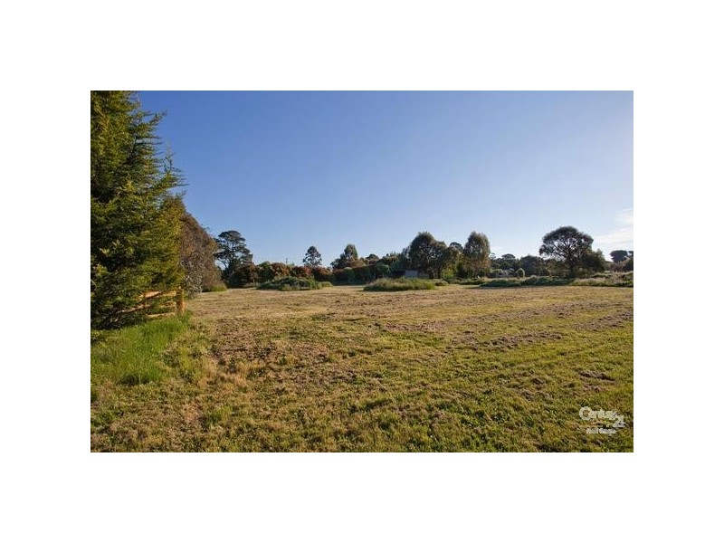 48 BARRY STREET, Romsey VIC 3434