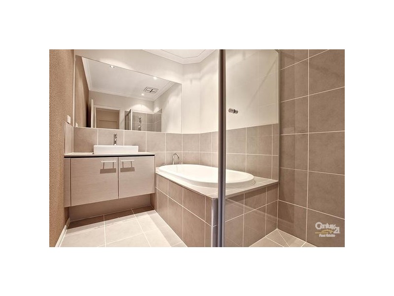 25 CITY BAY DRIVE, Point Cook VIC 3030