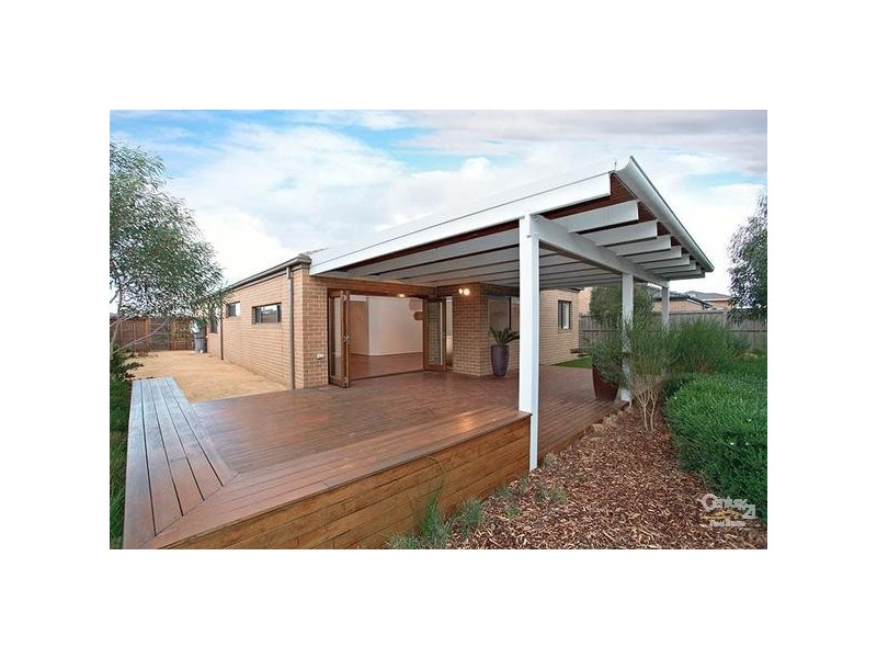 25 CITY BAY DRIVE, Point Cook VIC 3030