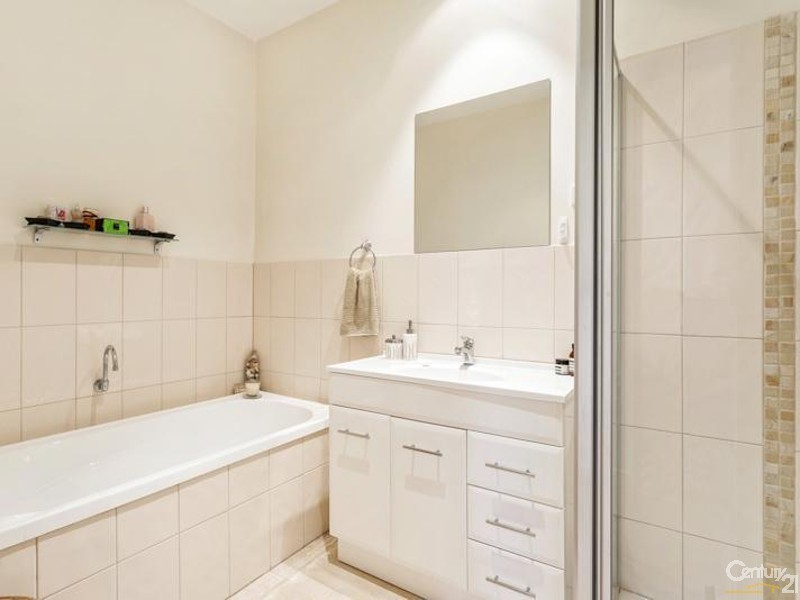 3/9 Sutton Avenue, Altona North VIC 3025