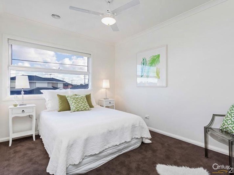 94 Fourth Avenue, Altona North VIC 3025