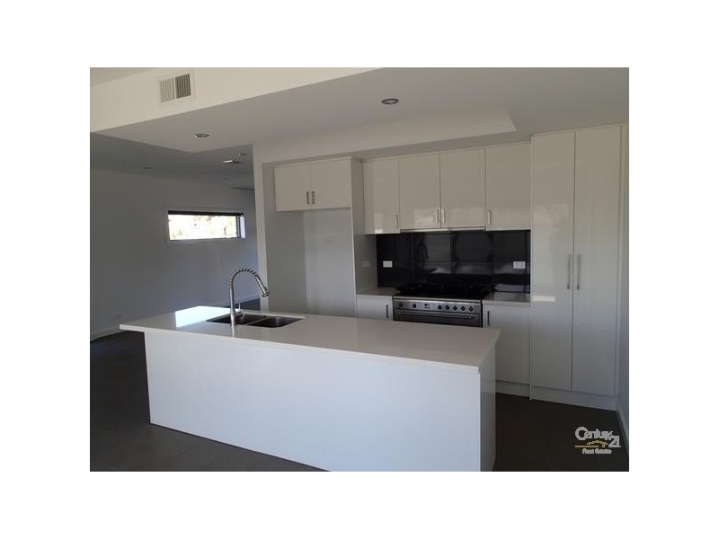 2 THIRD AVENUE, Altona North VIC 3025