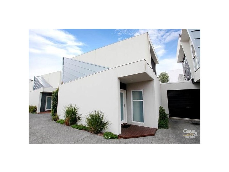 2/98 BLACKSHAWS ROAD, Newport VIC 3015