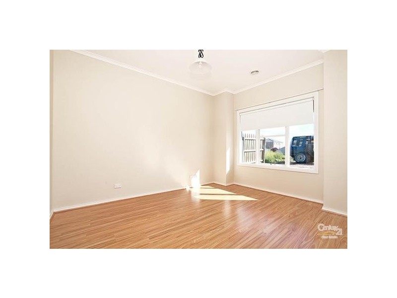 19 HOWARDS WAY, Point Cook VIC 3030