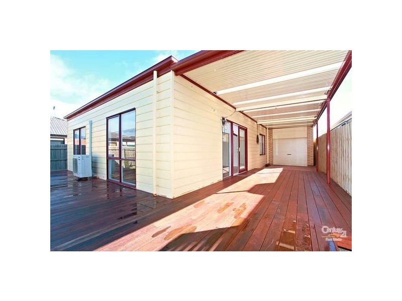 19 HOWARDS WAY, Point Cook VIC 3030