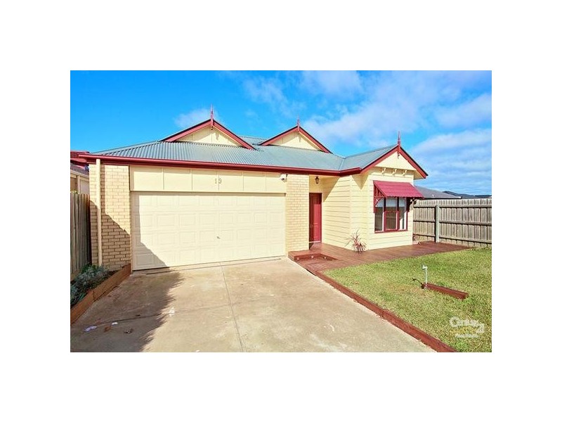 19 HOWARDS WAY, Point Cook VIC 3030
