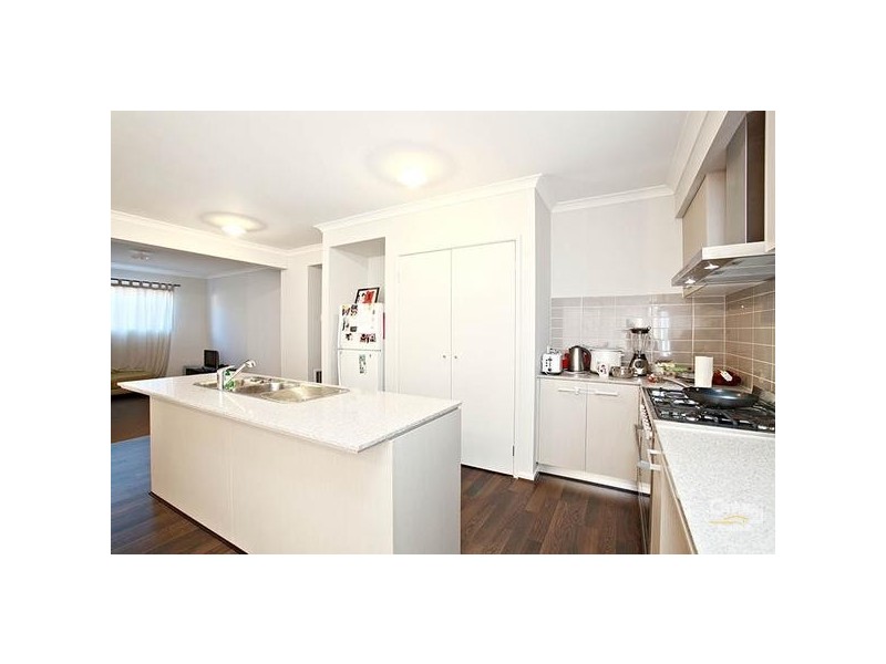 15 MARTABAN CRS, Point Cook VIC 3030