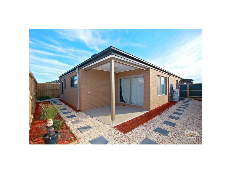 15 MARTABAN CRS, Point Cook VIC 3030