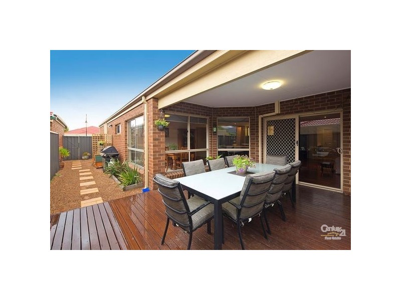 11 MOORGATE STREET, Point Cook VIC 3030