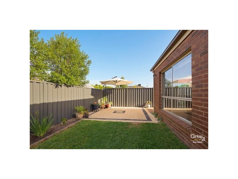 11 MOORGATE STREET, Point Cook VIC 3030