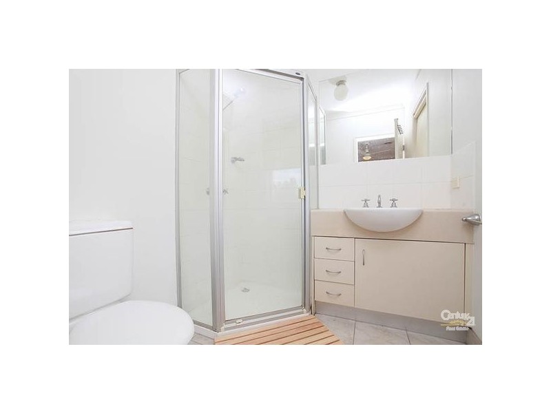 20/14 MICKELTON GROVE, Point Cook VIC 3030