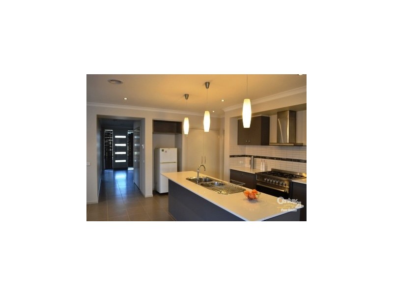 7 FESTIVAL DRIVE, Point Cook VIC 3030