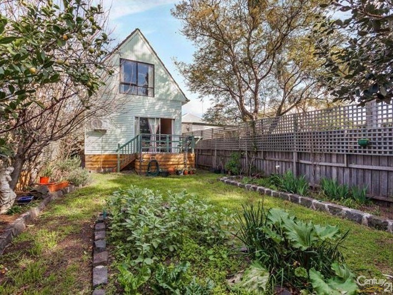 16 Oakbank, Newport VIC 3015