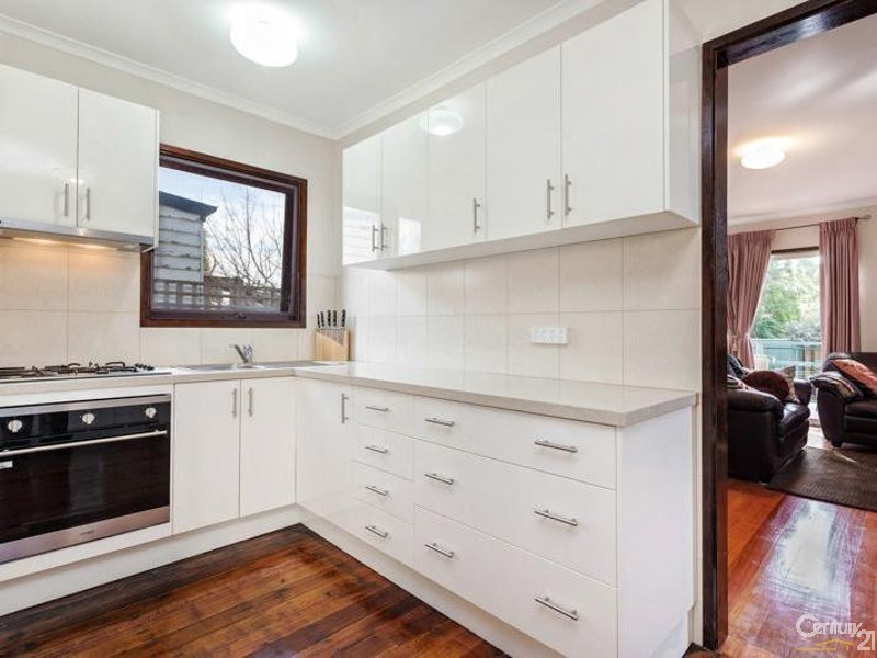 16 Oakbank, Newport VIC 3015