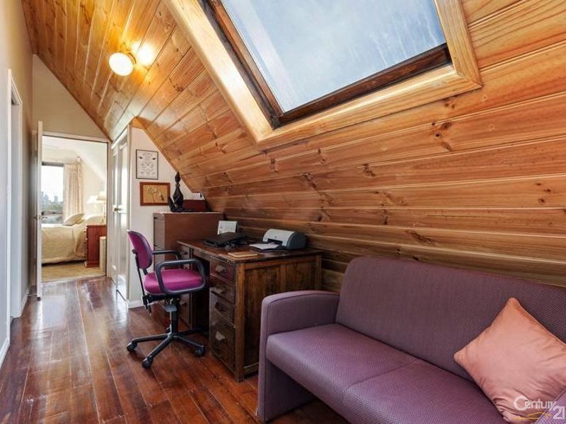 16 Oakbank, Newport VIC 3015