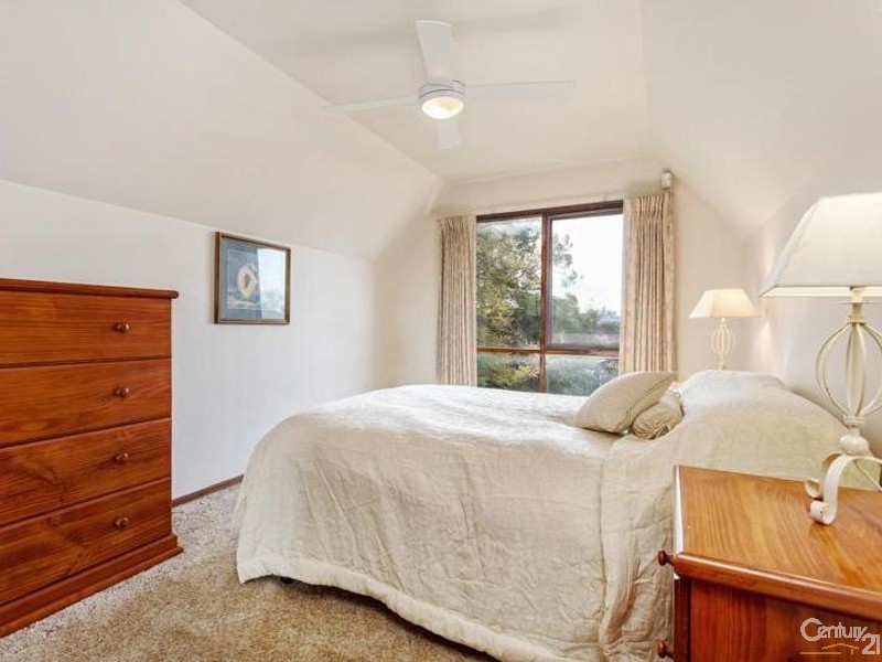 16 Oakbank, Newport VIC 3015