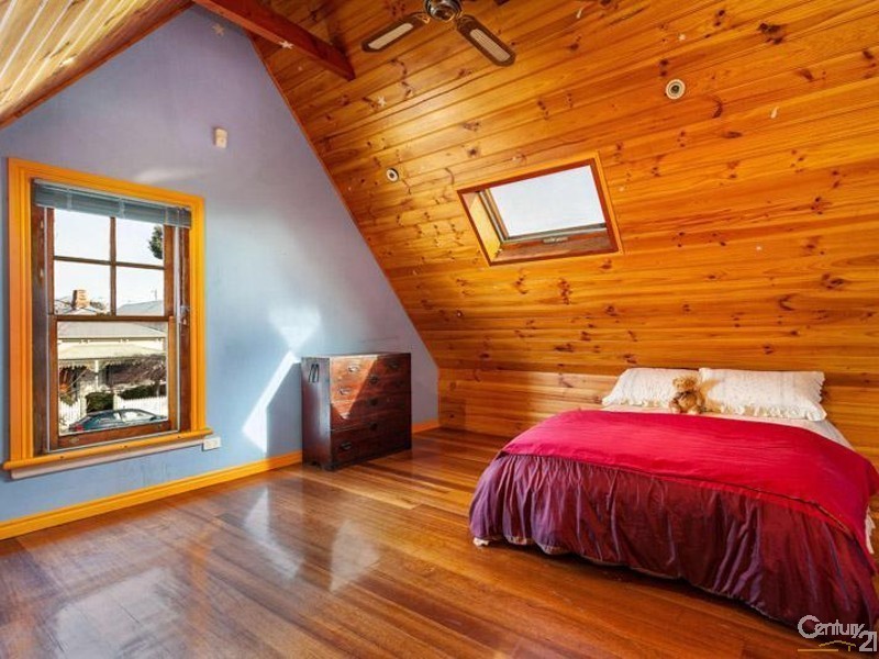 16 Oakbank, Newport VIC 3015