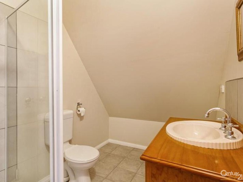 16 Oakbank, Newport VIC 3015