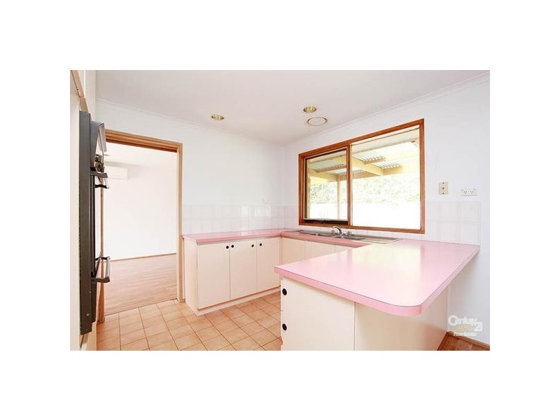 6 DEANSIDE CLOSE, Seabrook VIC 3028