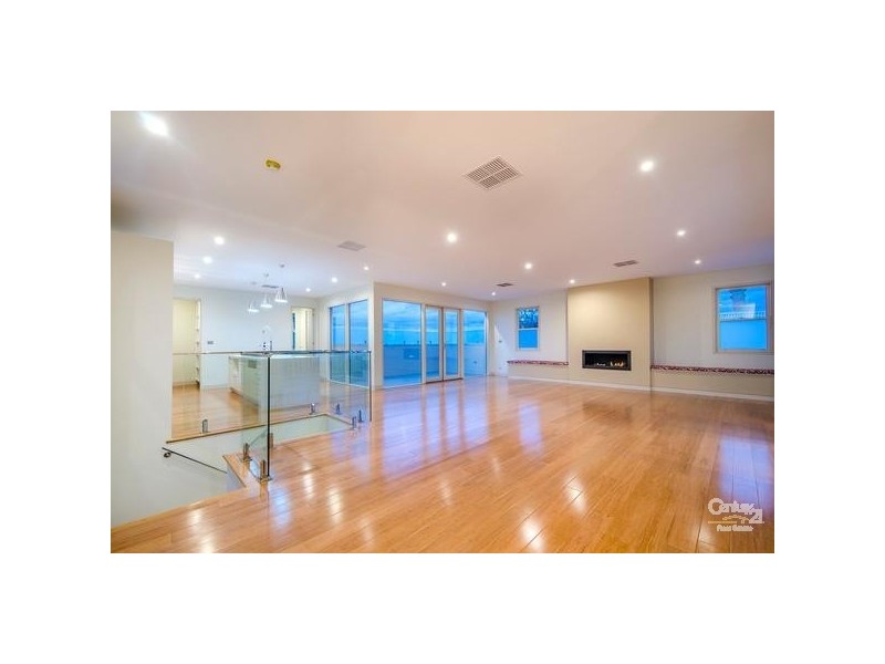 2 STEVEDORE STREET, Williamstown VIC 3016