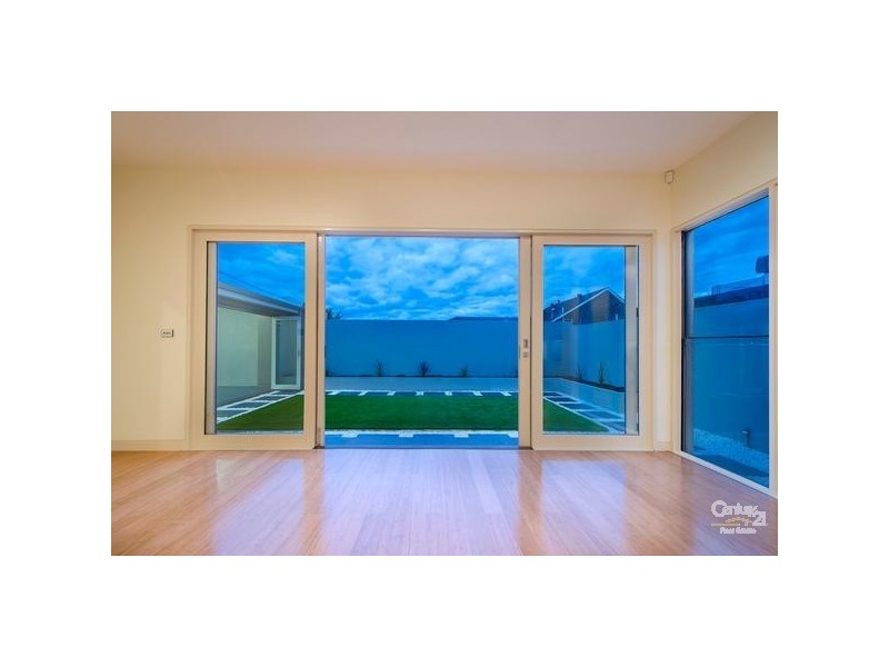 2 STEVEDORE STREET, Williamstown VIC 3016