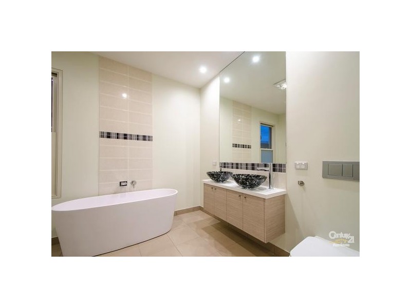 2 STEVEDORE STREET, Williamstown VIC 3016